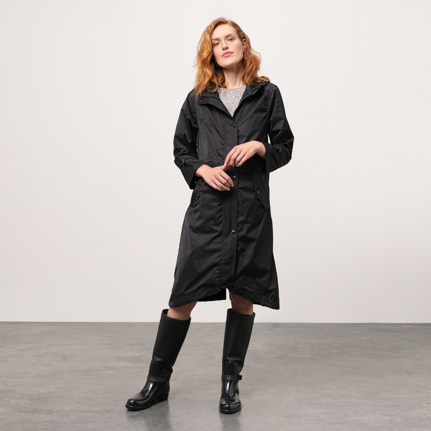 KAPÜŞONLU UZUN YAĞMURLUK