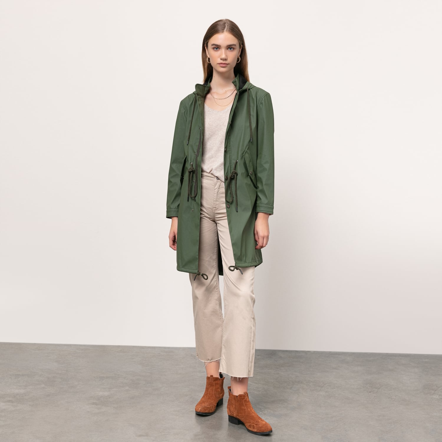 KAPÜŞONLU YAĞMURLUK