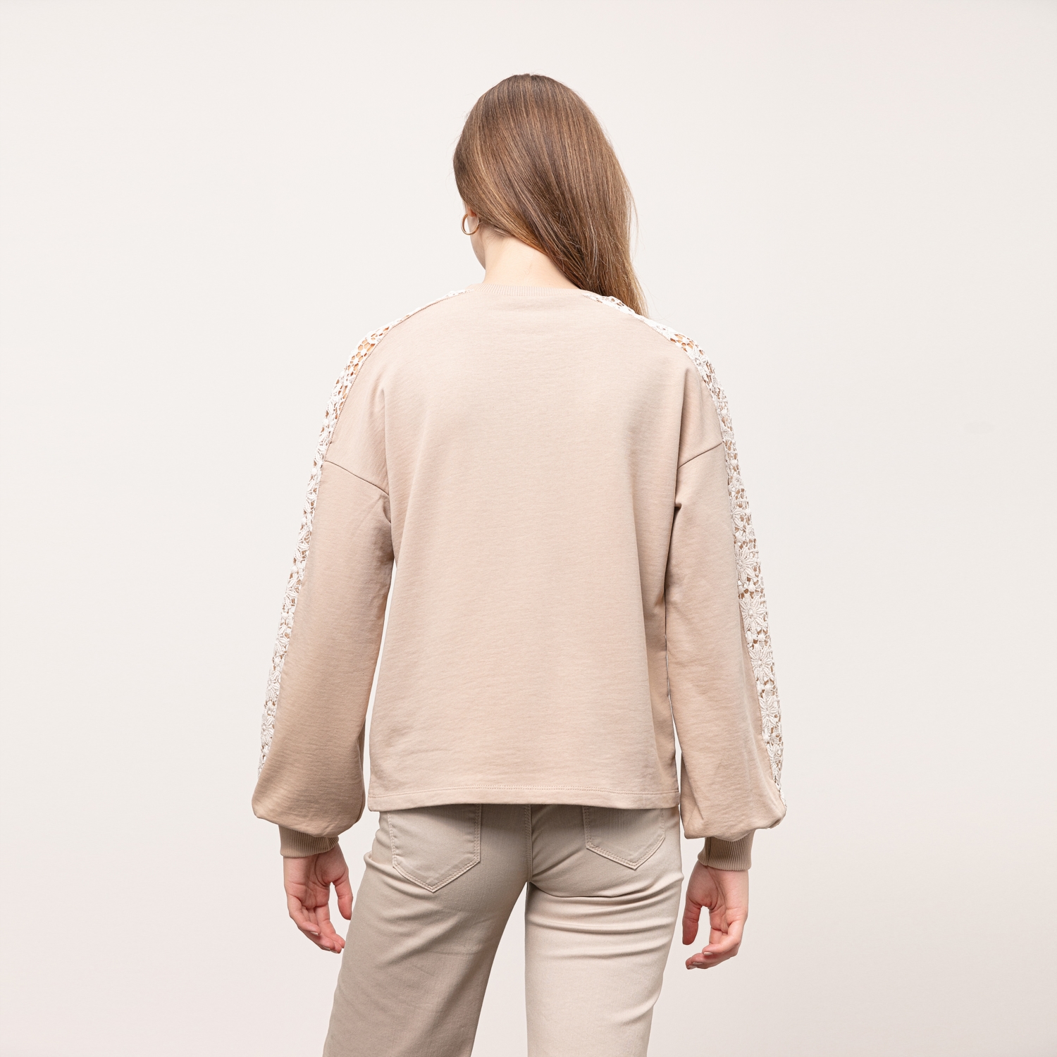 BİSİKLET YAKA DANTELLİ SWEATSHIRT