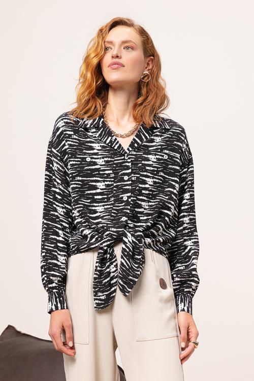  BAĞLAMA DETAYLI DESENLİ GÖMLEK