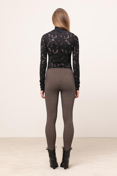  DİK YAKA DANTELLİ BLUZ