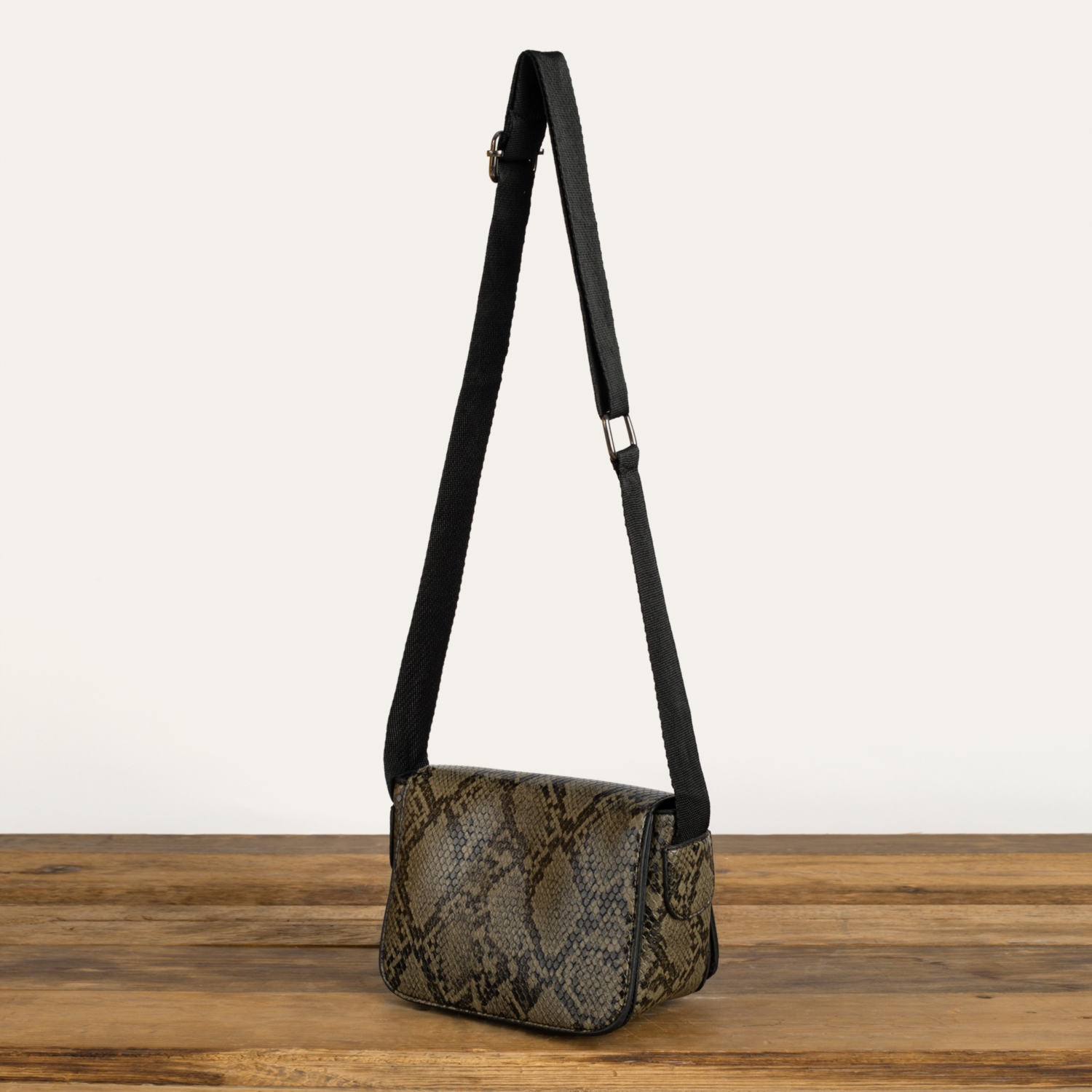 YILAN DERİSİ DESENLİ ÇAPRAZ ASKILI ÇANTA