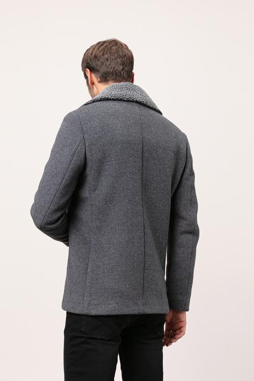  KÜRK YAKA DÜĞMELİ KABAN