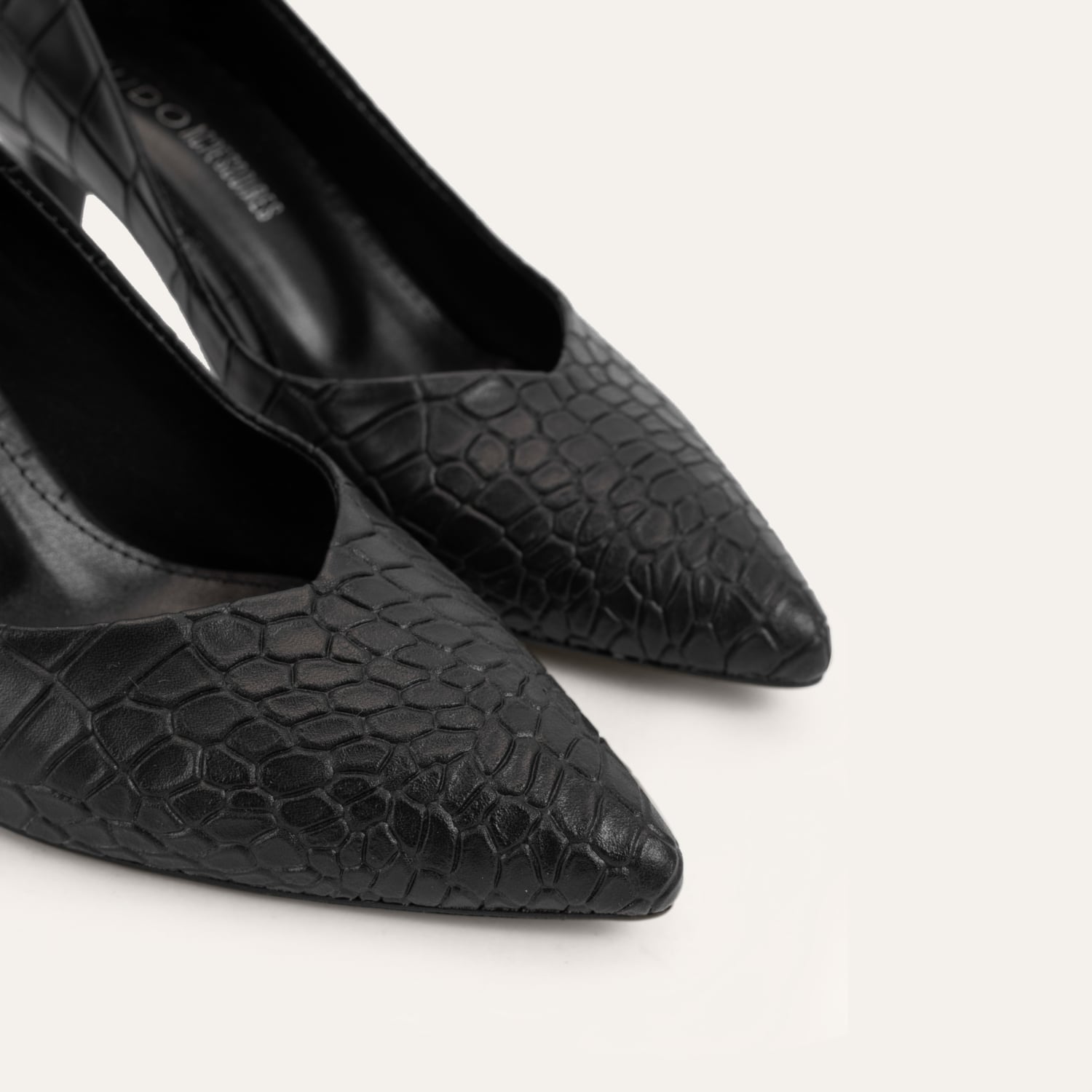 YILAN DERİSİ DESENLİ TOPUKLU AYAKKABI