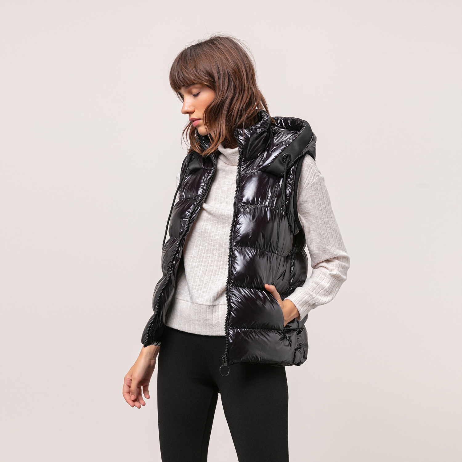 KAPİTONELİ PARLAK YELEK