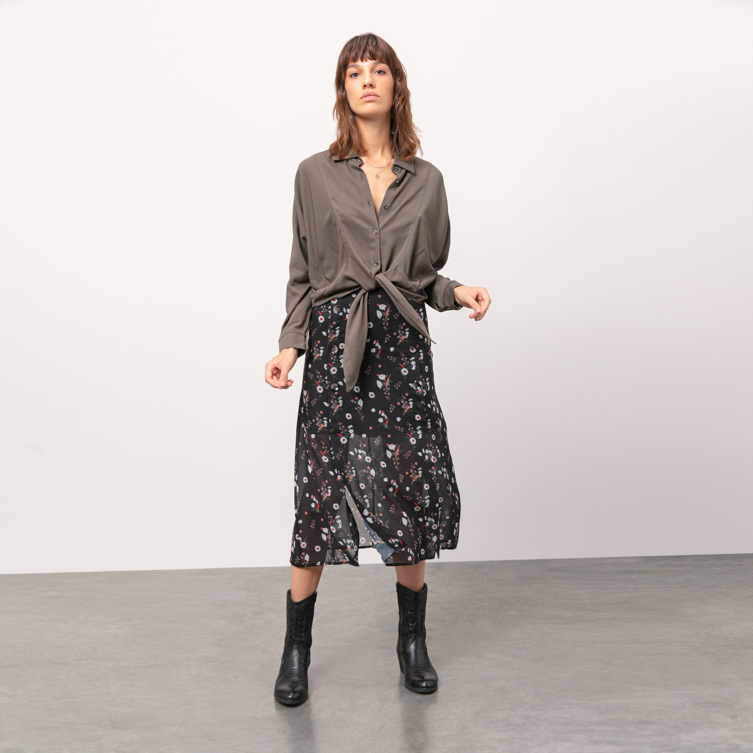 ÖNDEN BAĞLAMALI CASUAL GÖMLEK