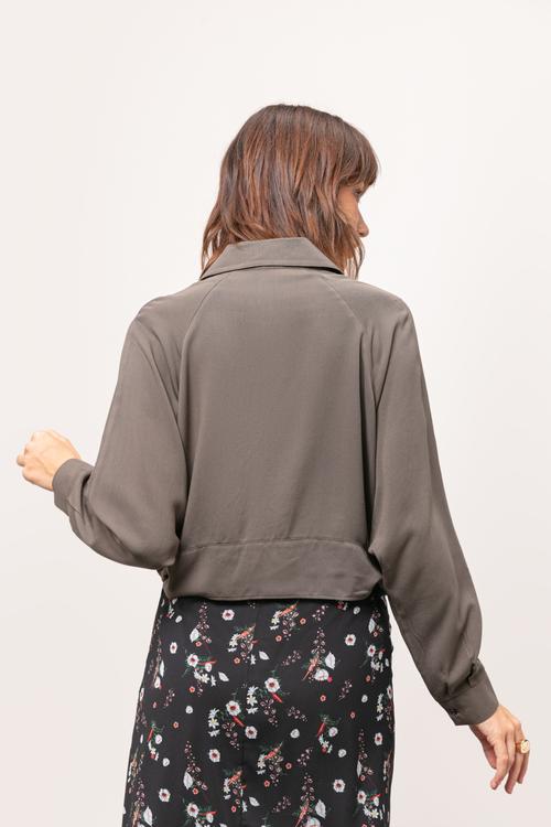  ÖNDEN BAĞLAMALI CASUAL GÖMLEK