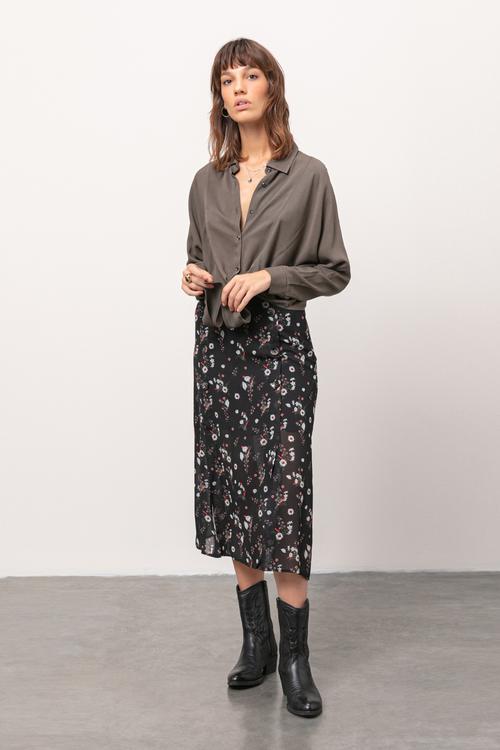  ÖNDEN BAĞLAMALI CASUAL GÖMLEK