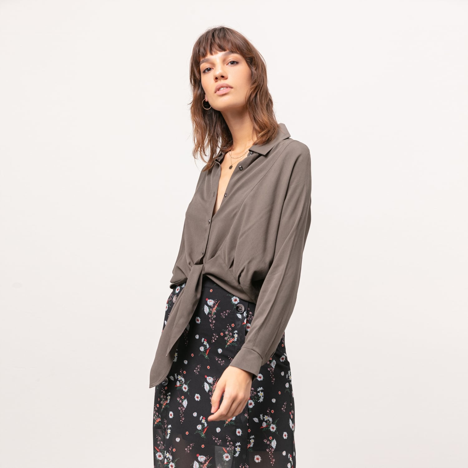 ÖNDEN BAĞLAMALI CASUAL GÖMLEK