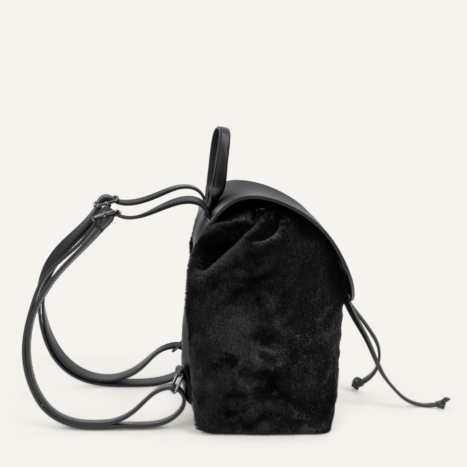 PELUŞ SIRT ÇANTASI