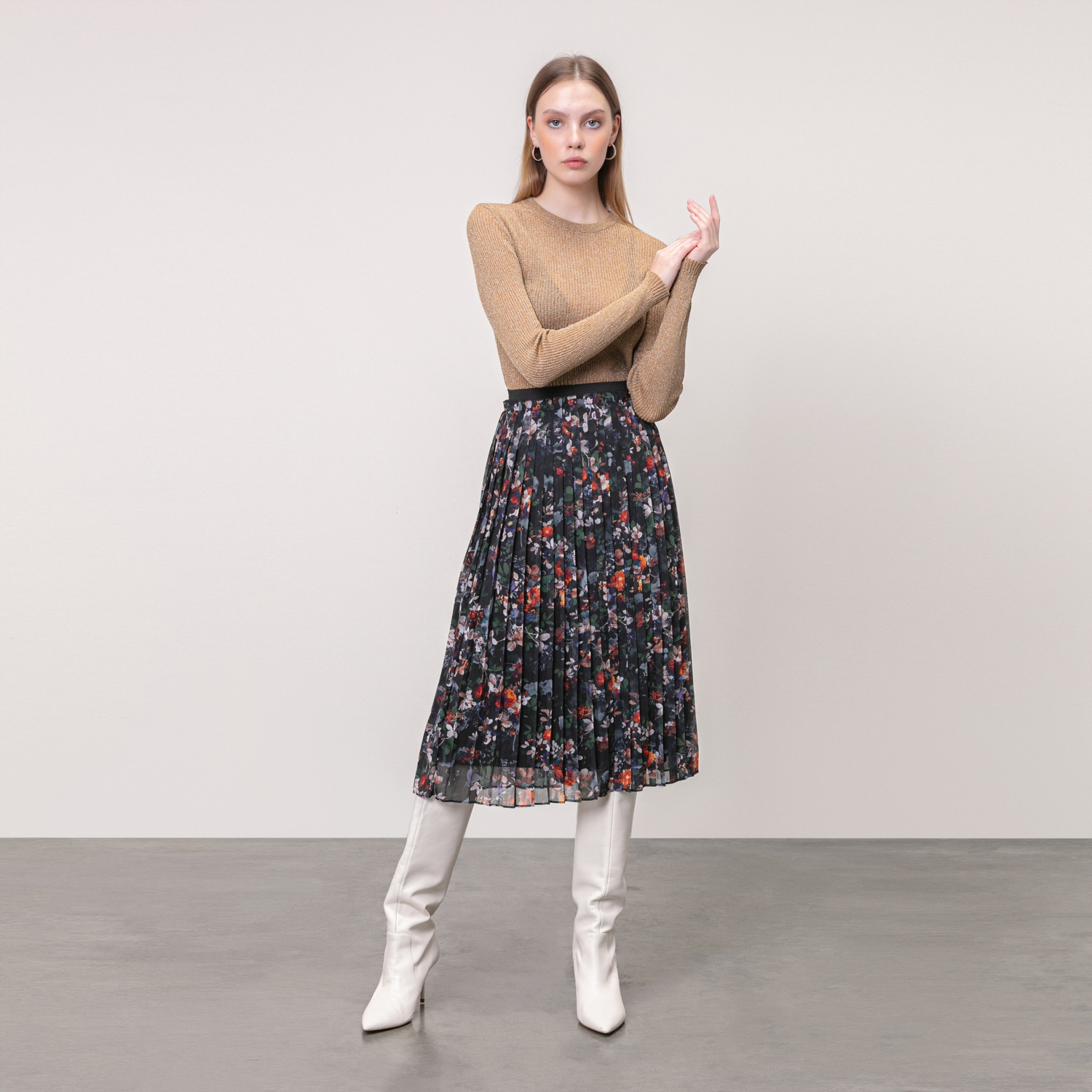 ÇİÇEK DESENLİ PİLELİ MİDİ ETEK