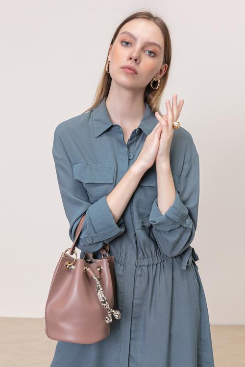  BELİ LASTİKLİ MİNİ GÖMLEK ELBİSE