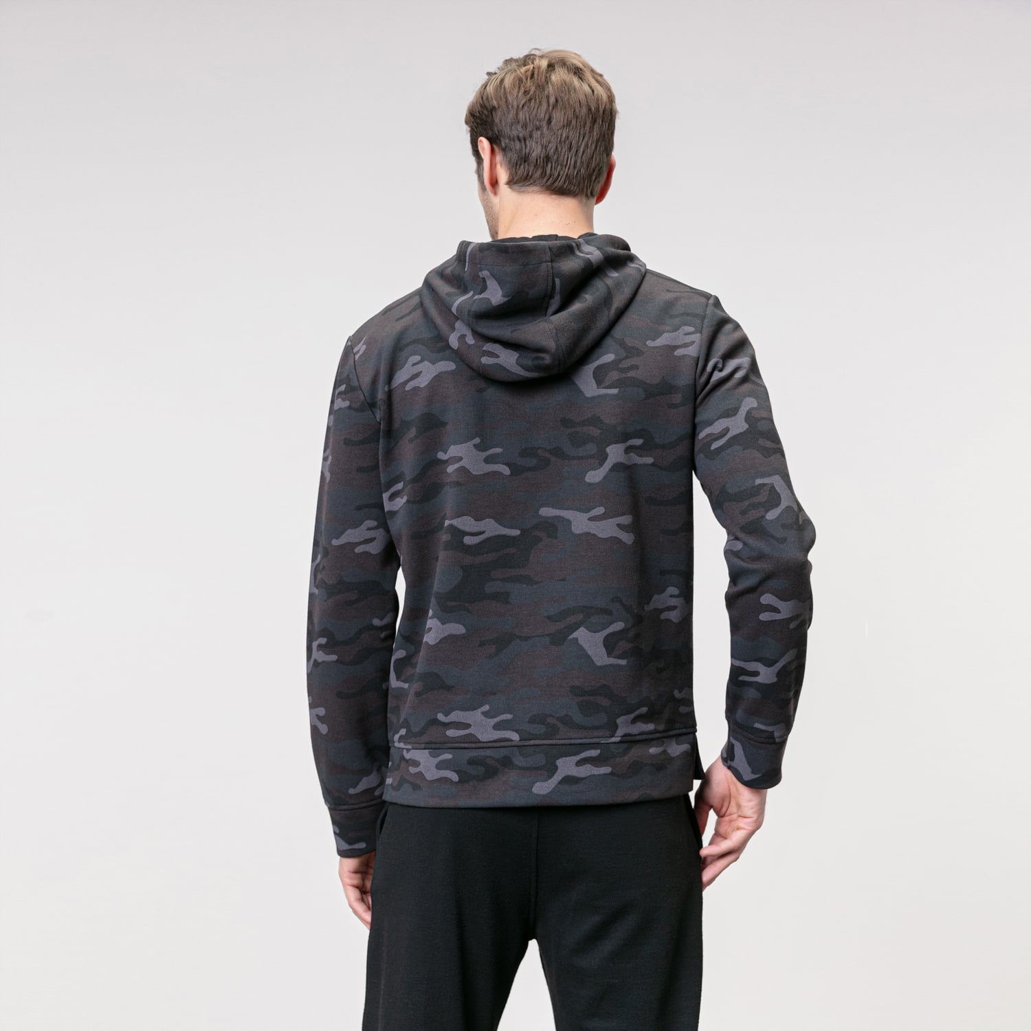 KAMUFLAJ DESENLİ KAPÜŞONLU SWEATSHIRT