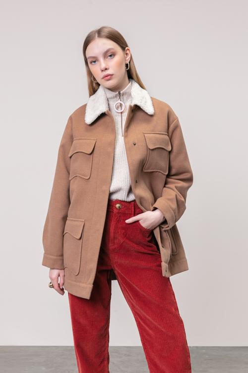  KÜRK YAKA CEPLİ KABAN