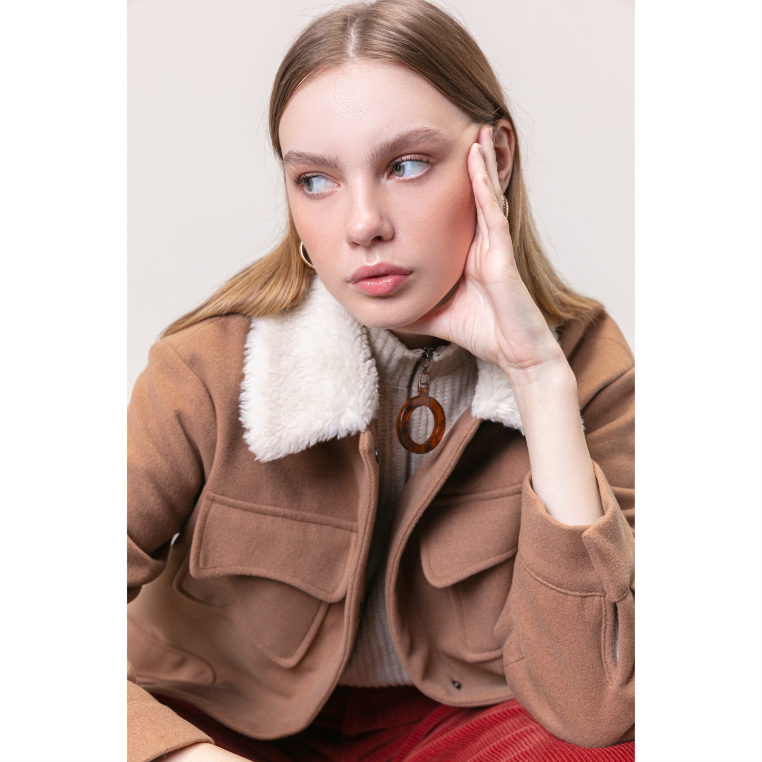 KÜRK YAKA CEPLİ KABAN