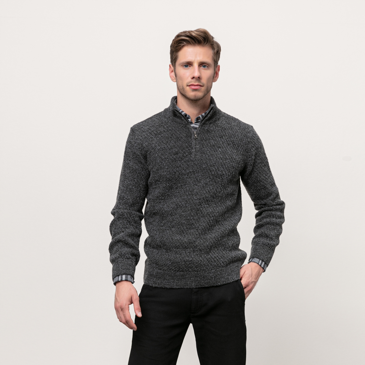 FERMUARLI DİK YAKA KAZAK