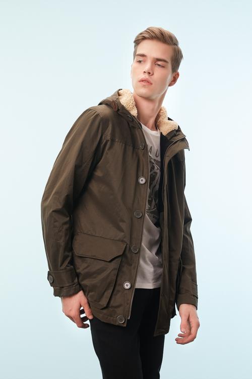  KÜRK DETAYLI KAPÜŞONLU PARKA