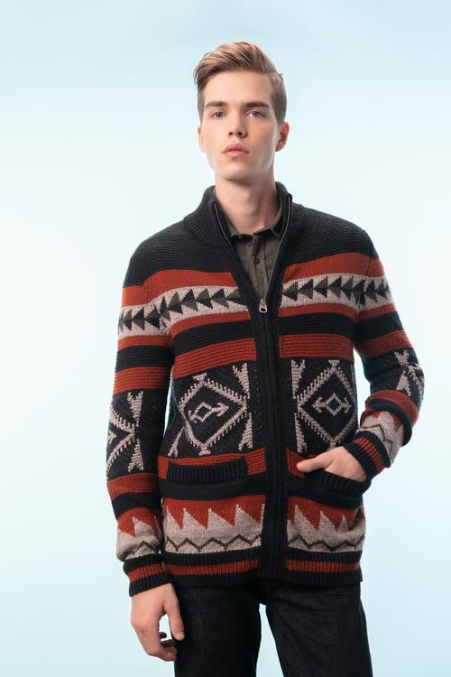  ETNİK DESENLİ FERMUARLI HIRKA