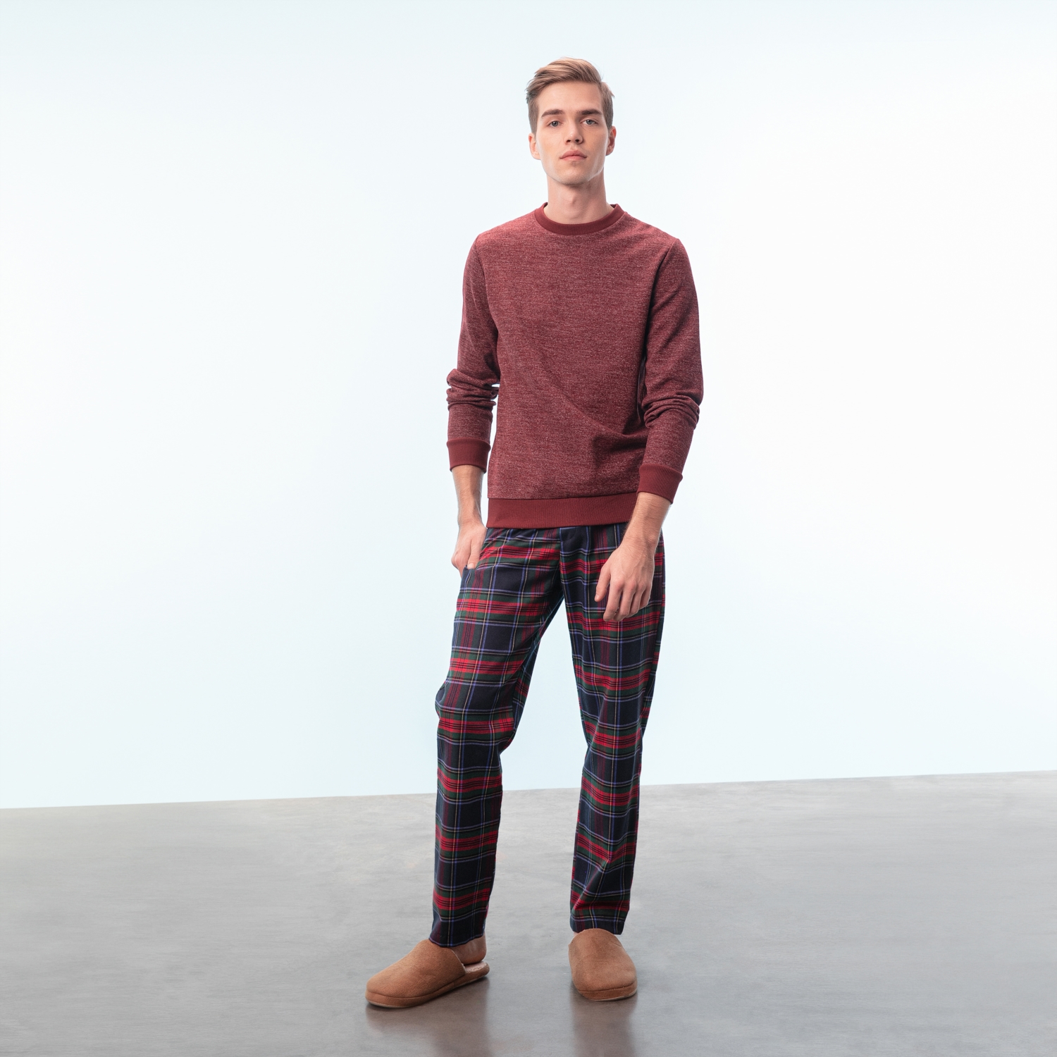 BİSİKLET YAKA KIRÇILLI SWEATSHIRT