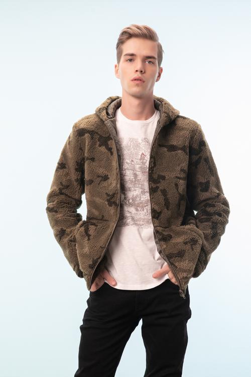  KAMUFLAJ DESENLİ FERMUARLI POLAR CEKET