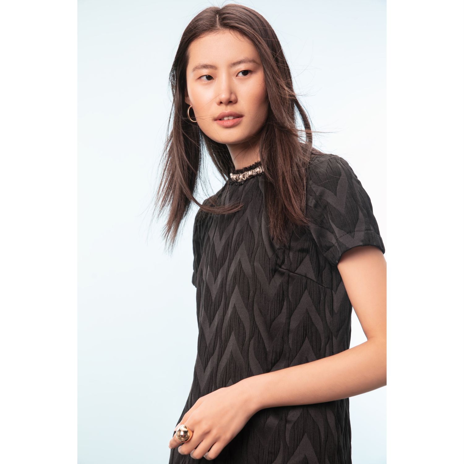 YAKA DETAYLI MİNİ ELBİSE