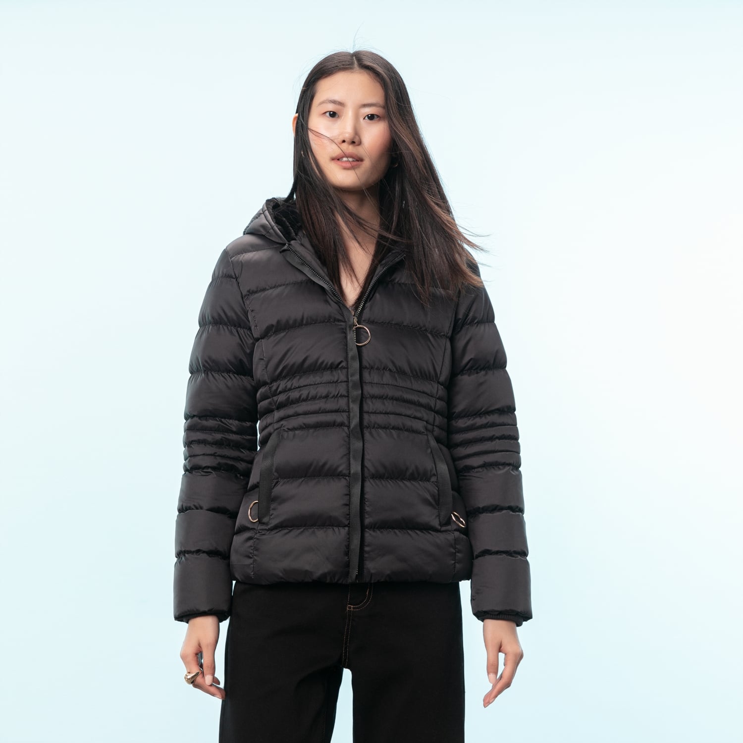 KAPİTONELİ KAPÜŞONLU PUFFER ŞİŞME MONT