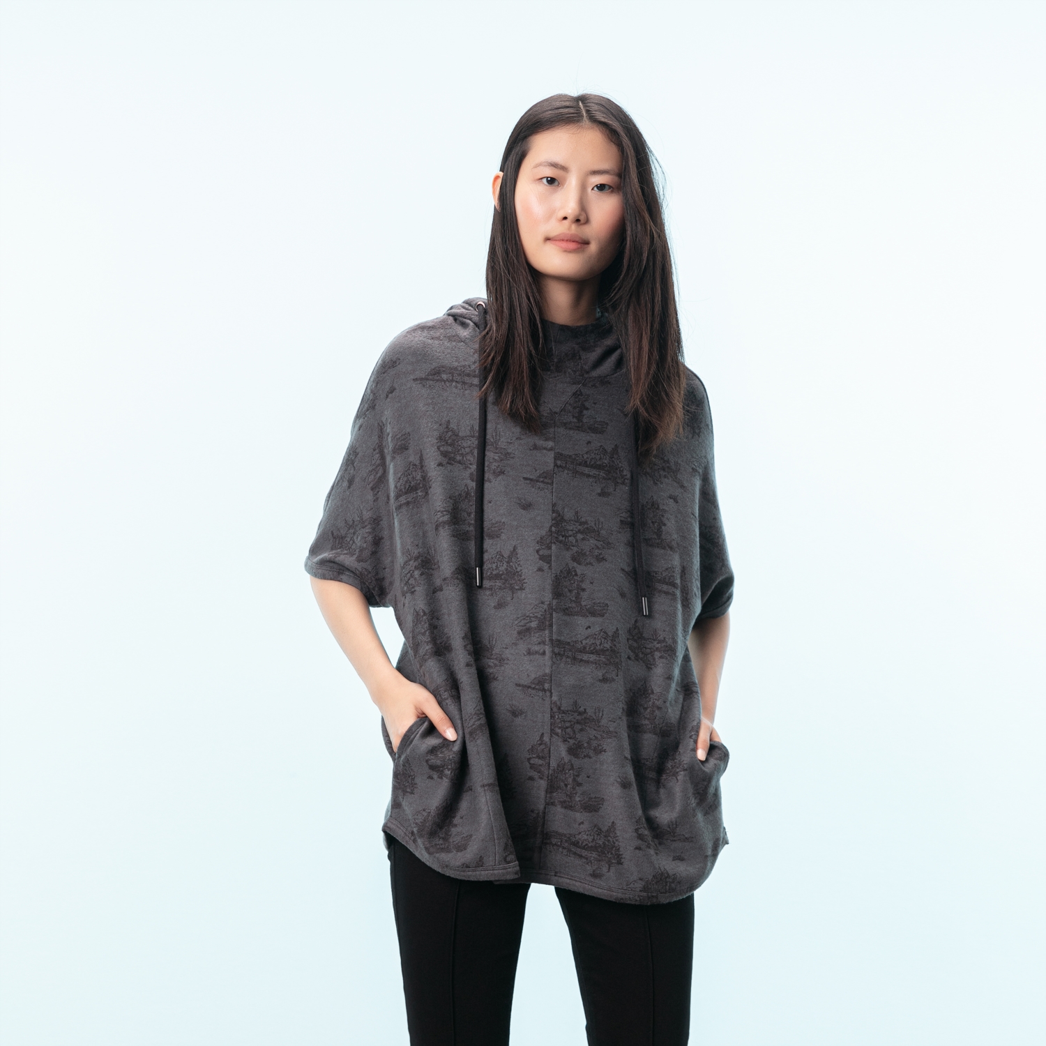 DESENLİ KAPÜŞONLU SWEATSHİRT