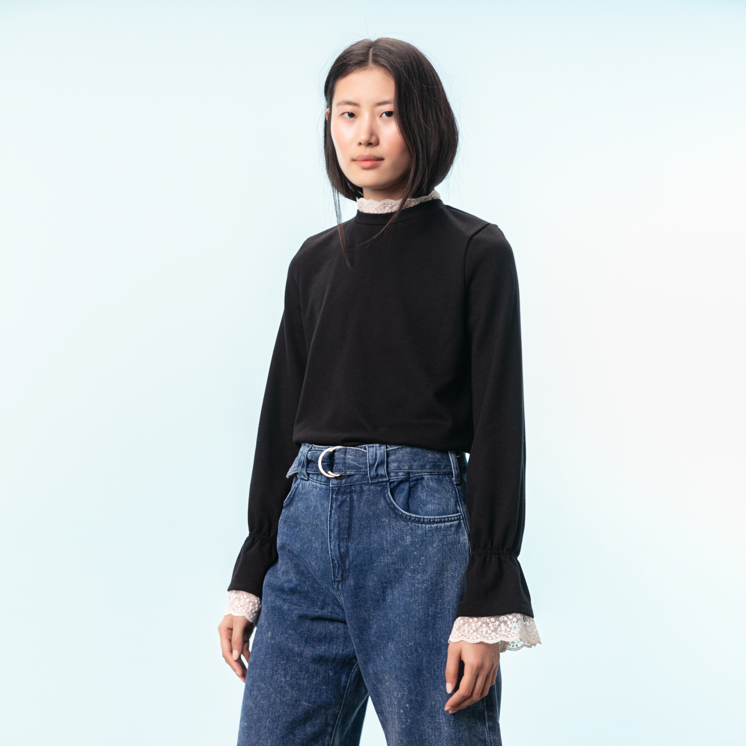 DANTEL DETAYLI SWEATSHIRT