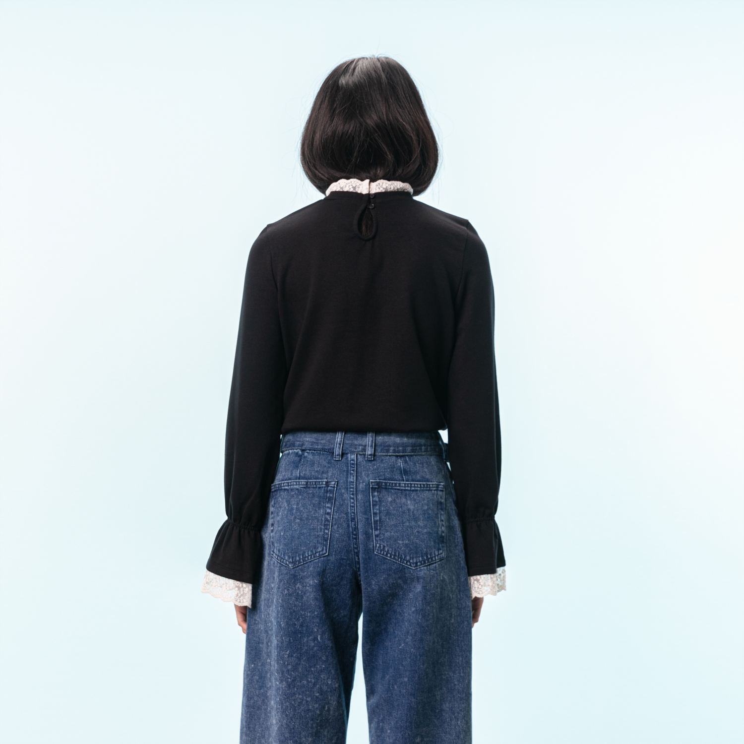 DANTEL DETAYLI SWEATSHIRT