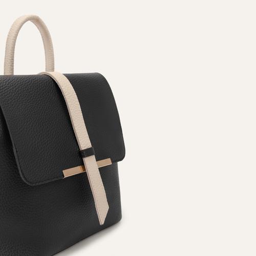  ŞERİT DETAYLI SIRT ÇANTASI