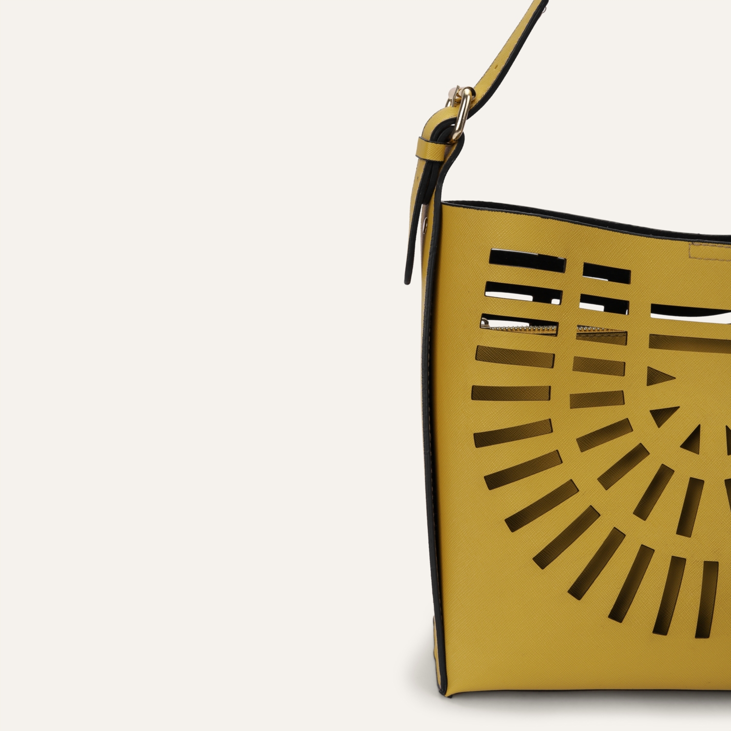 LAZER KESİM OMUZ ÇANTASI