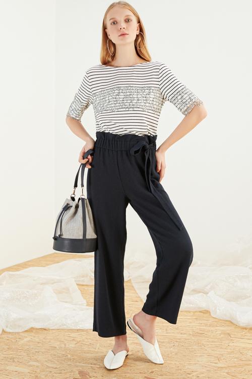  DANTEL DETAYLI ÇİZGİLİ BLUZ