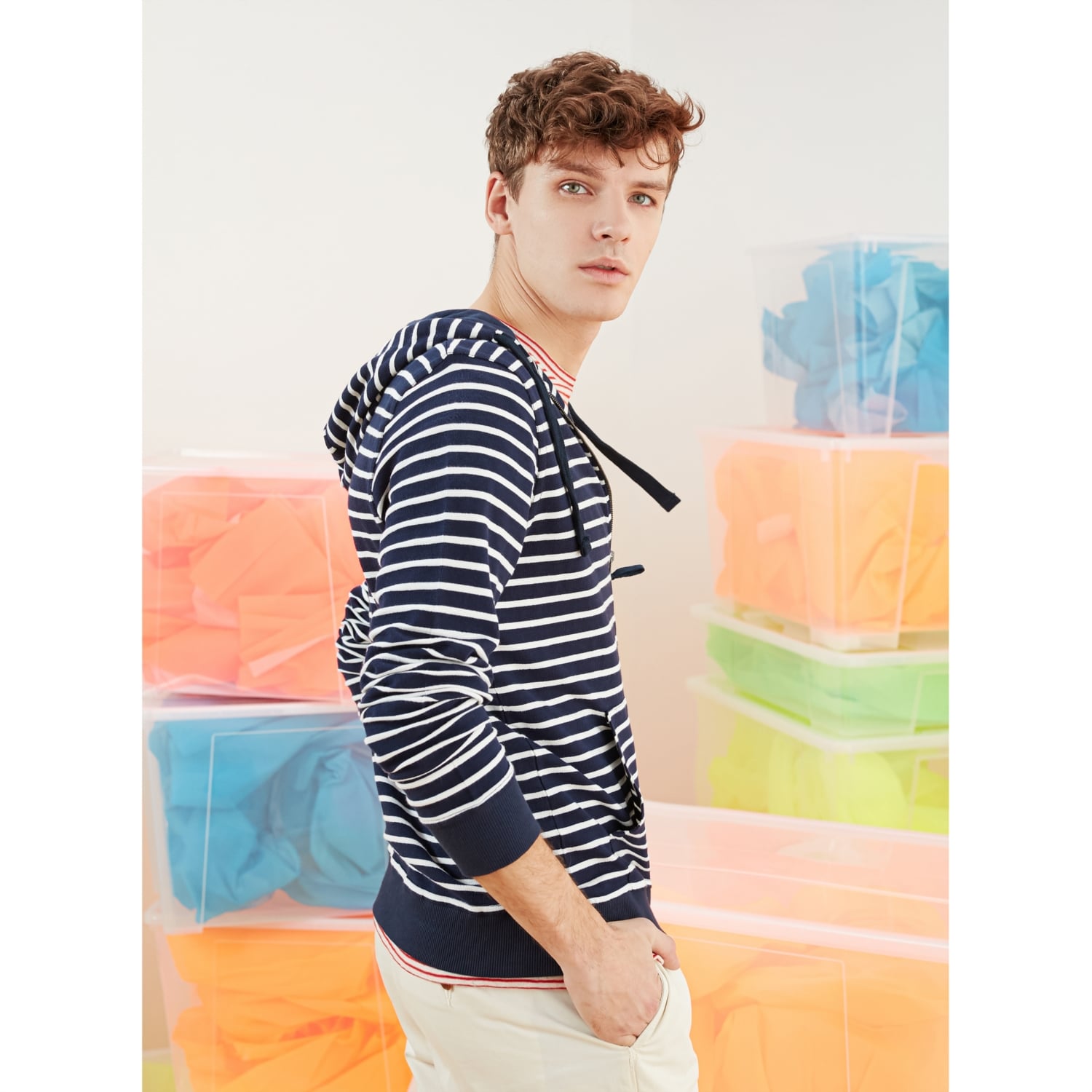 KAPÜŞONLU ÇİZGİLİ SWEATSHIRT