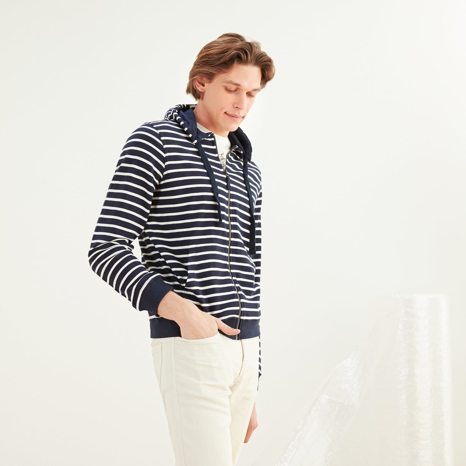 KAPÜŞONLU ÇİZGİLİ SWEATSHIRT