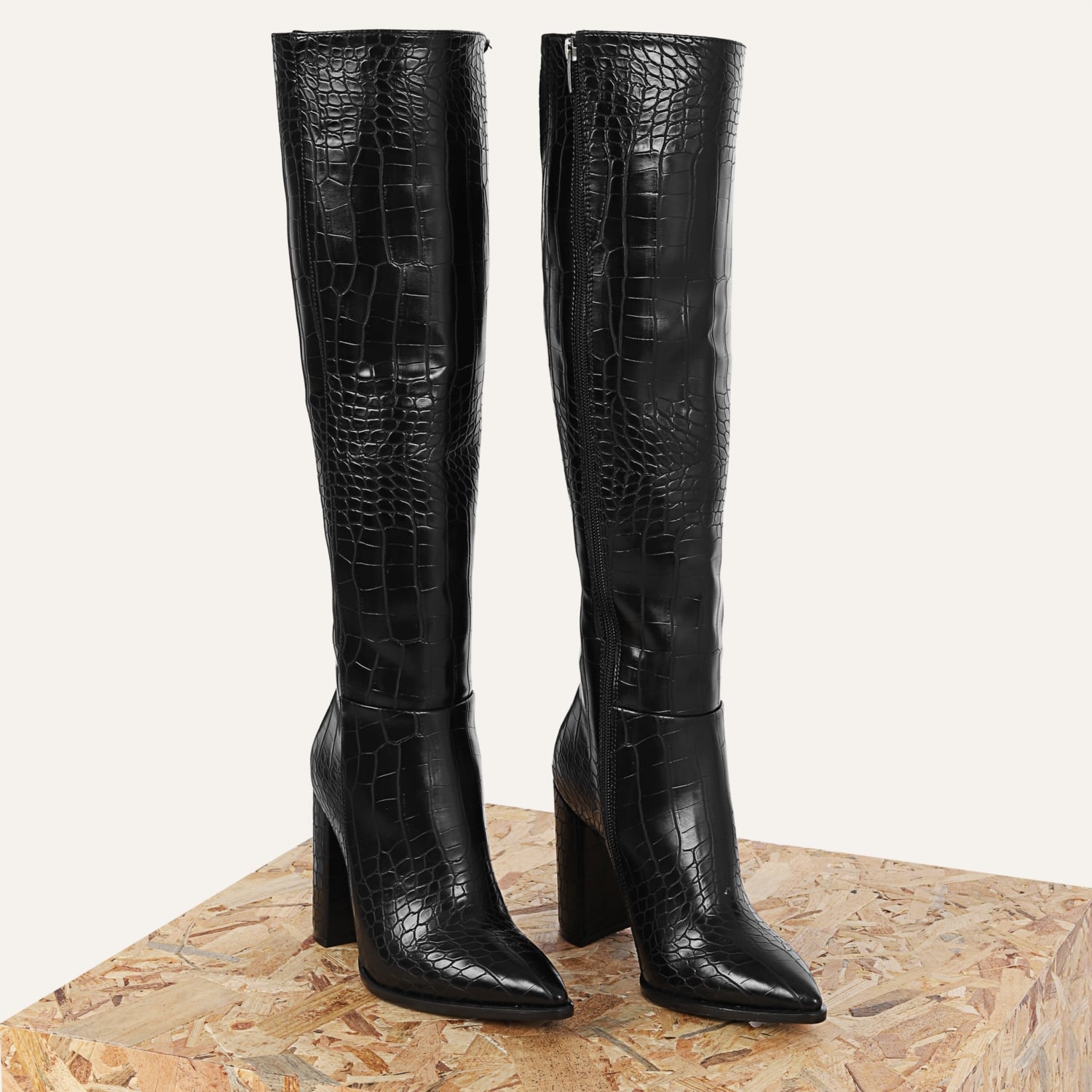 TİMSAH DERİSİ DESENLİ TOPUKLU ÇİZME