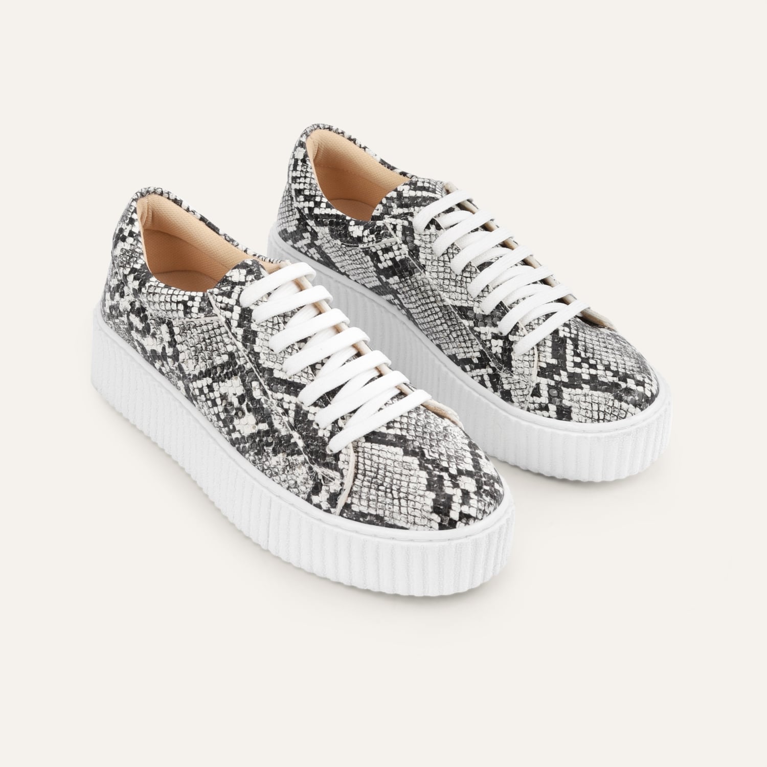 YILAN DERİSİ DESENLİ KALIN TABAN SPOR AYAKKABI