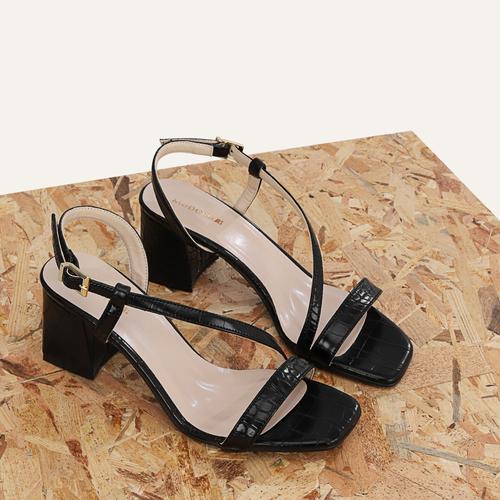  KALIN TOPUKLU İNCE BANTLI AÇIK AYAKKABI