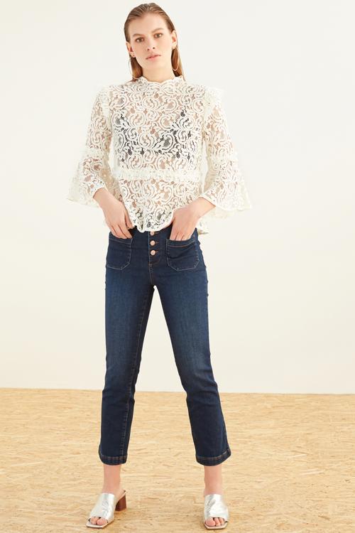  DİK YAKA DANTELLİ BLUZ