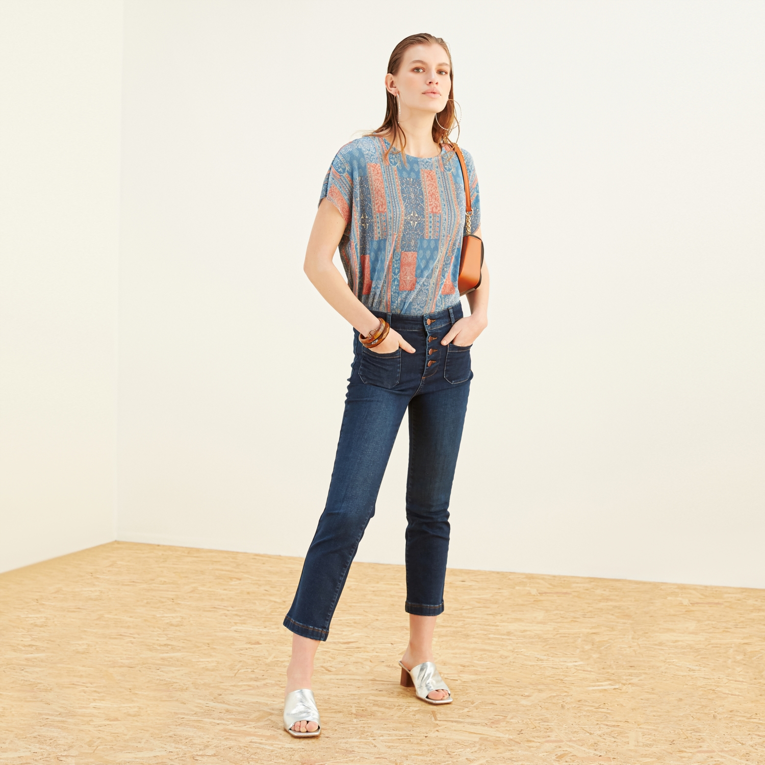 BASKILI DÜŞÜK OMUZ BLUZ