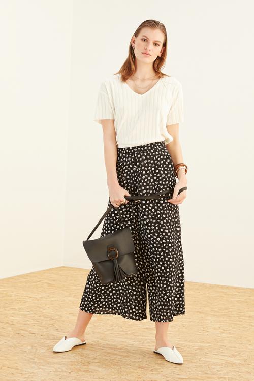  V YAKA KISA KOLLU TRİKO T-SHIRT