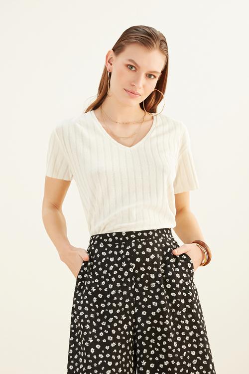  V YAKA KISA KOLLU TRİKO T-SHIRT