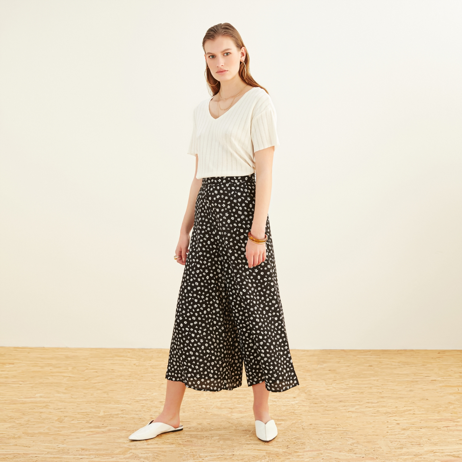 V YAKA KISA KOLLU TRİKO T-SHIRT