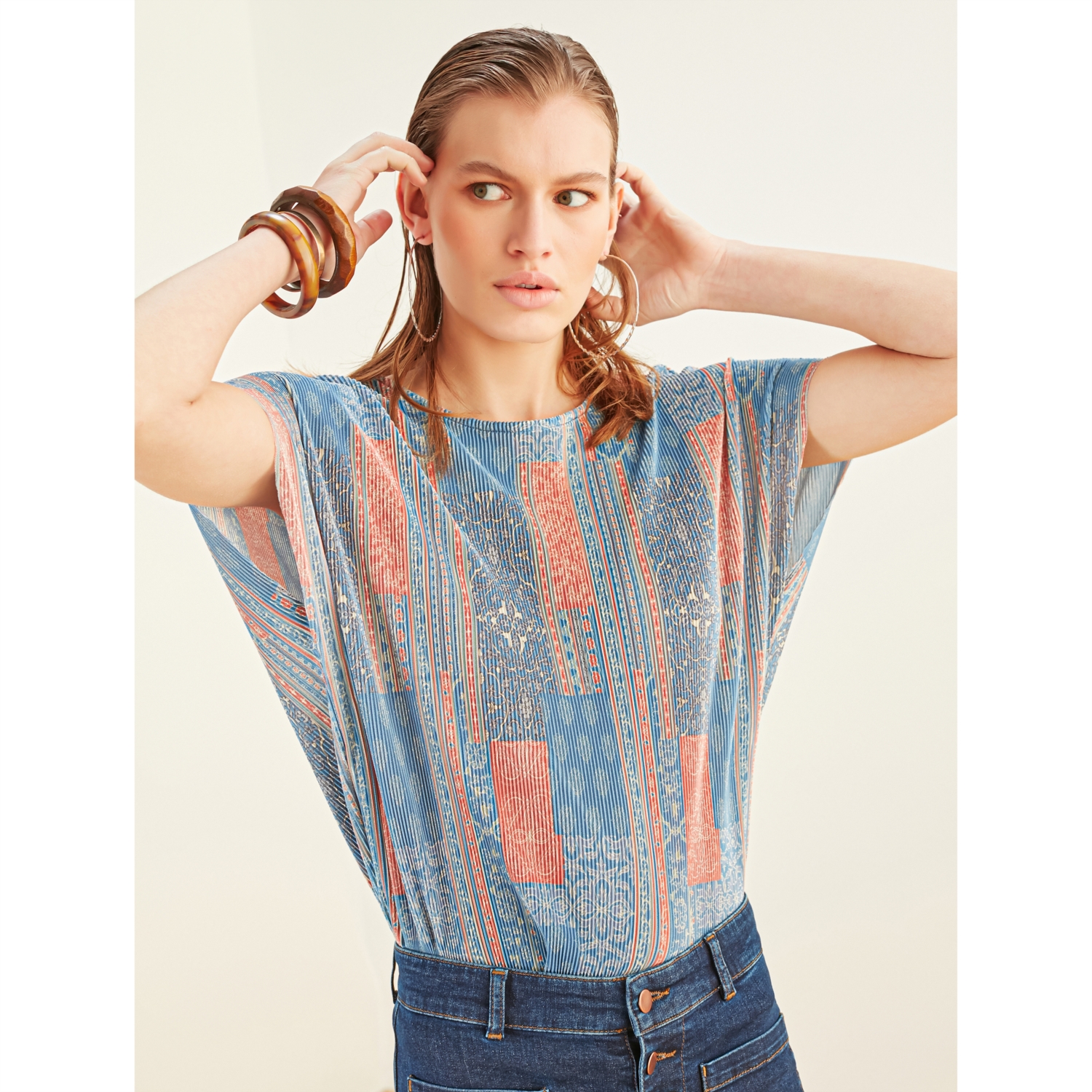 BASKILI DÜŞÜK OMUZ BLUZ