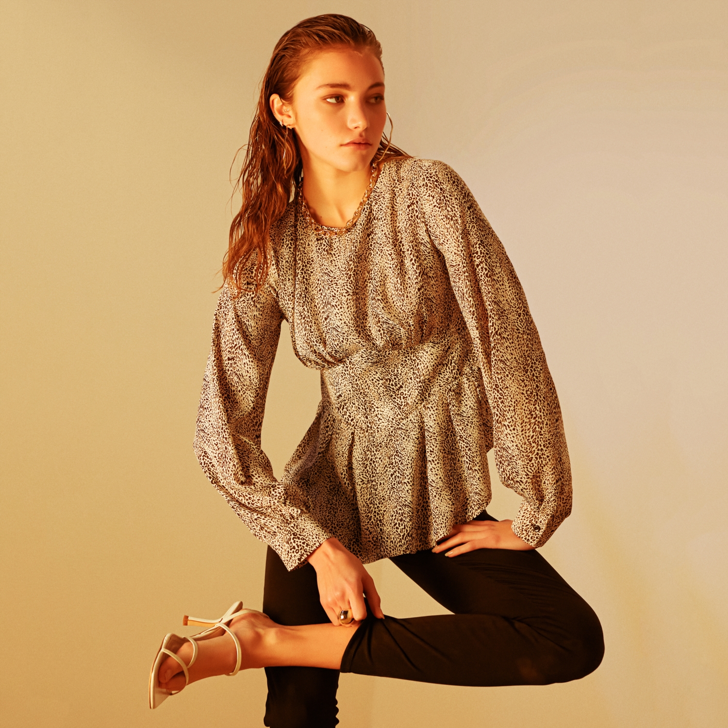 BİSİKLET YAKA LEOPAR DESENLİ BLUZ