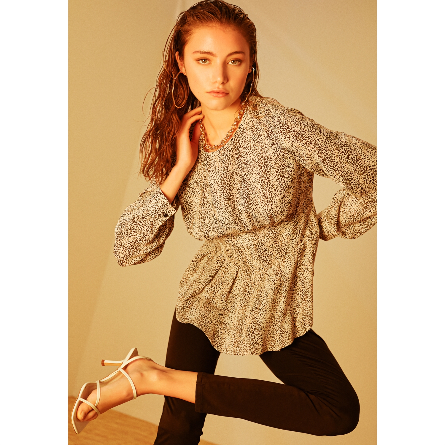 BİSİKLET YAKA LEOPAR DESENLİ BLUZ