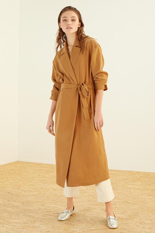  KUŞAKLI KOL DETAYLI İNCE TRENÇKOT TENCEL