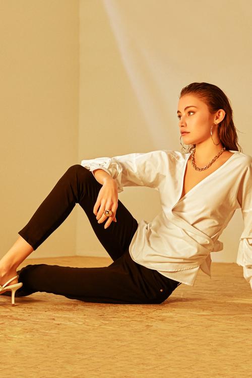  ANVELOP V YAKA PAMUK BLUZ