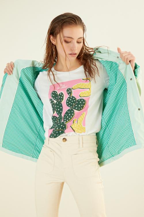  PÖTİKARE DETAYLI KAPÜŞONLU YAĞMURLUK