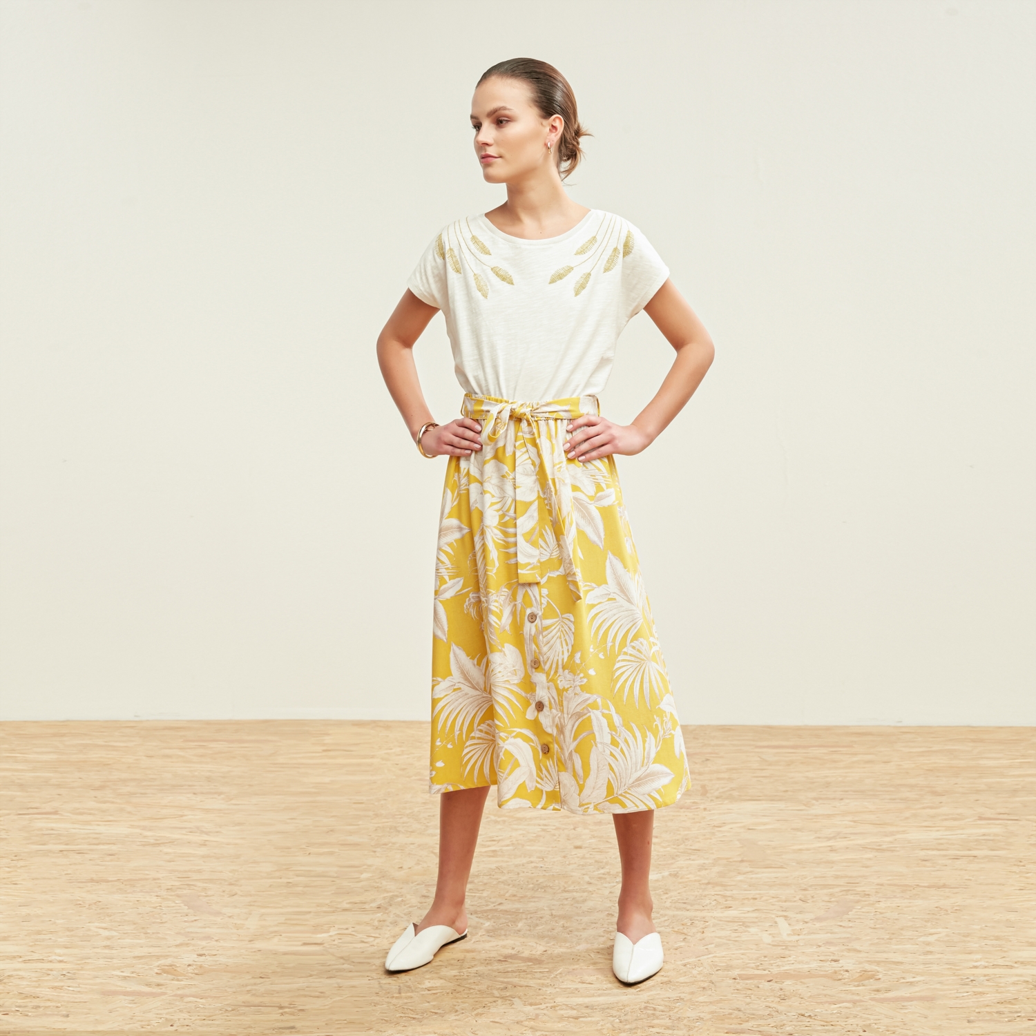 KUŞAKLI MİDİ KLOŞ ETEK