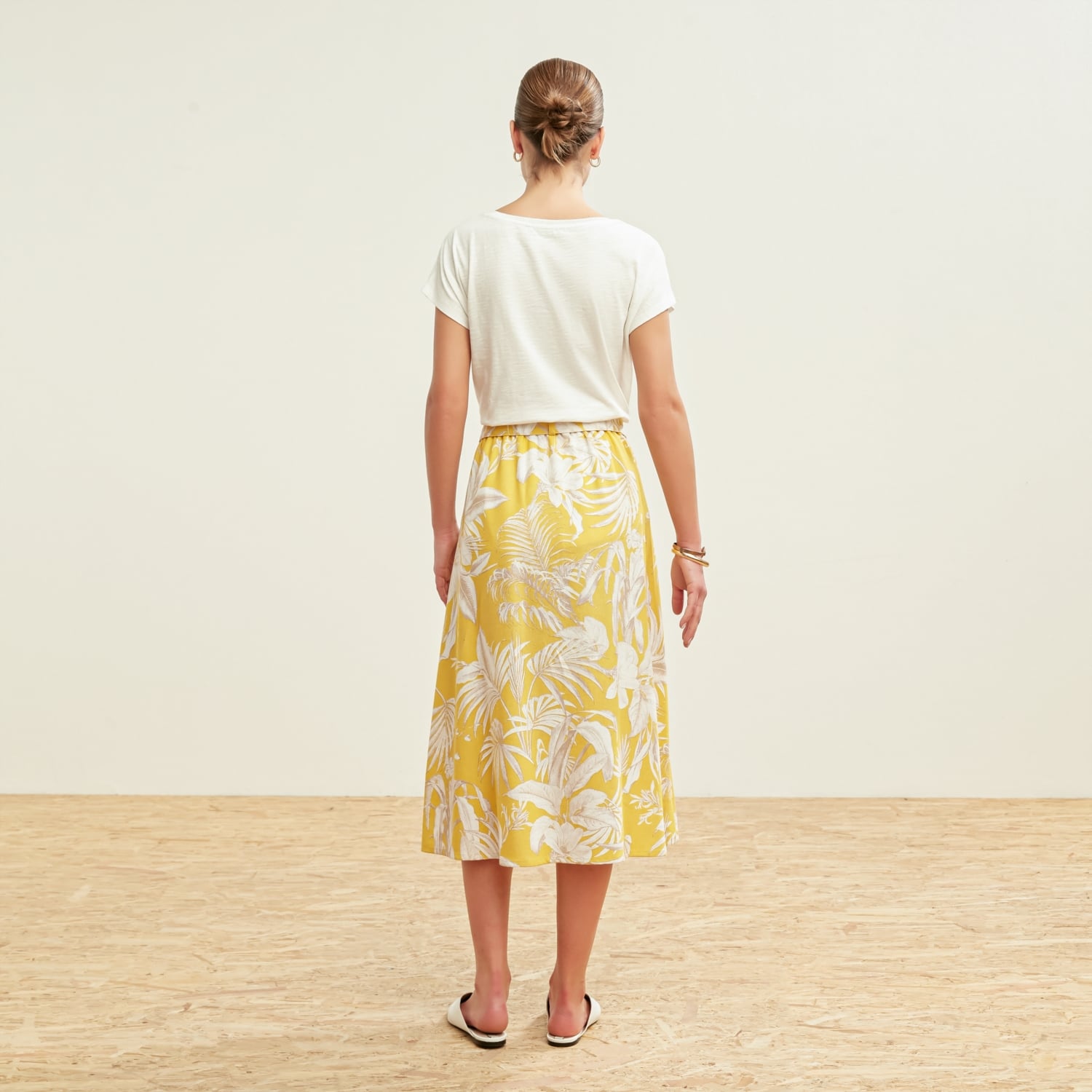 KUŞAKLI MİDİ KLOŞ ETEK